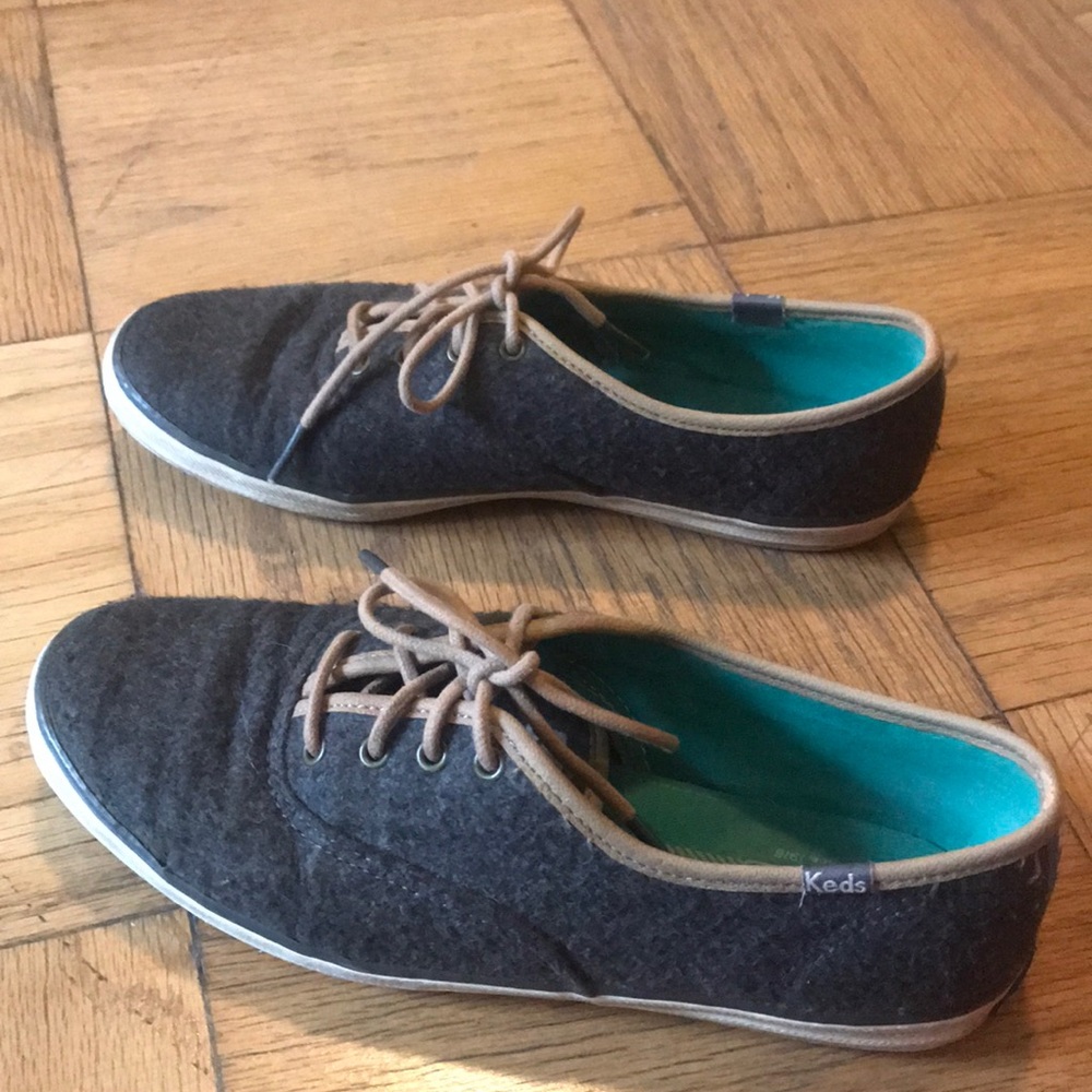 Fuzzy shoes - Picture 2 of 3